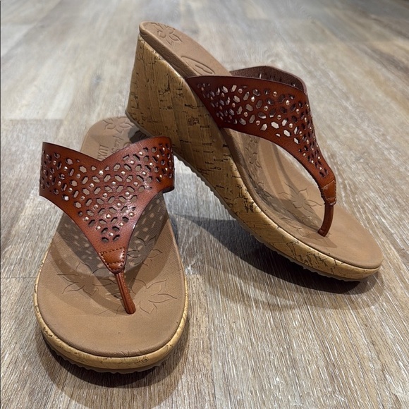 Skechers Size 7 Brown Wedge Sandals with Cork Heel - Picture 11 of 11